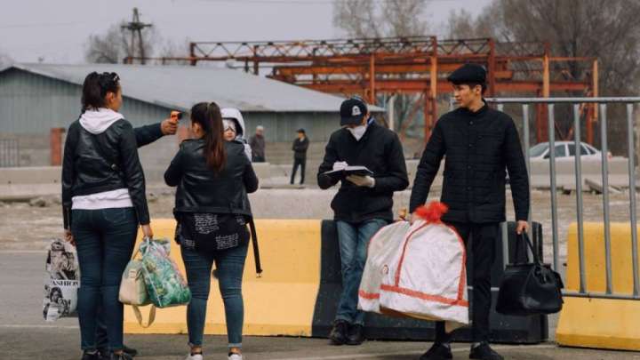 Саналы қоғам қиын кезде иық тіреседі