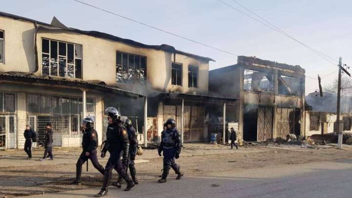 Қордайда ақсақалға қол көтерген әкелі-балалы Юнхуларға үкім шықты