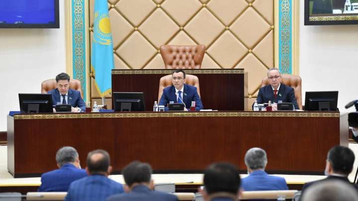 Сенатқа келген заң мәжіліске кері қайтты