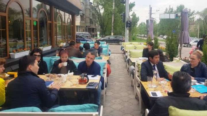 Алматыда кафелер ашыла бастады