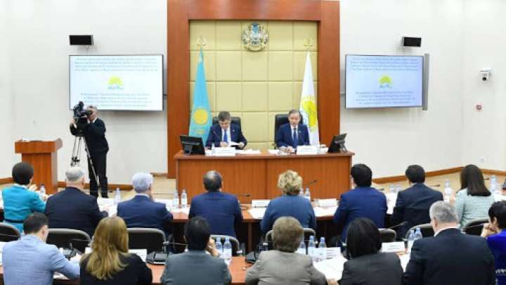 Дәрігер Тоқаевқа: Мәжілісті таратып жіберіңіз