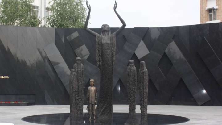 Дархан Қыдырәлі: Ашаршылық құрбандарын еске алатын арнайы «алапат қасірет» күні белгіленсе...