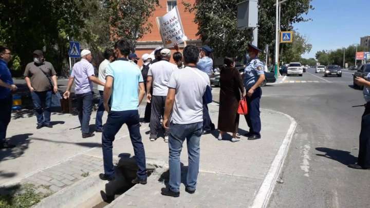 ІІМ: Митингіде билік өкілдеріне күш қолданды