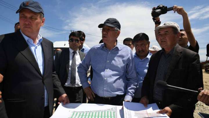 Құрылысшы Баталовтың облысында құрылысшылар пара алады