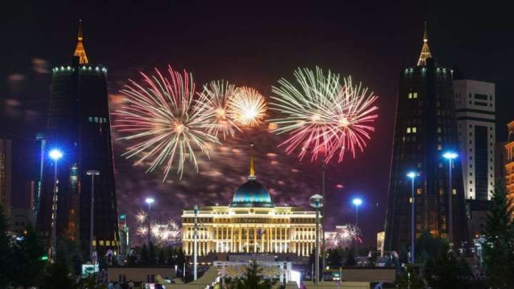 Жұрт дәрі таппай әлек, бұлар фейерверк атады