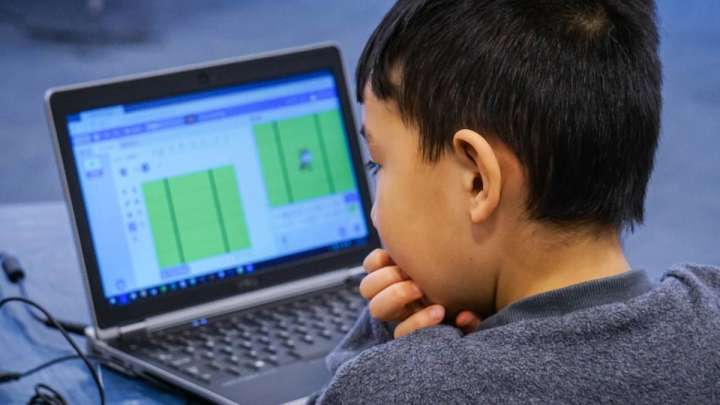 Еріктілер дәрігерлердің балаларына  тегін тіл үйретеді