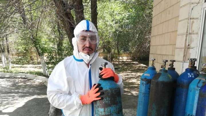 Ерікті: Бірде-бір ИВЛ жоқ, оттегі балондарын тасып жүрміз