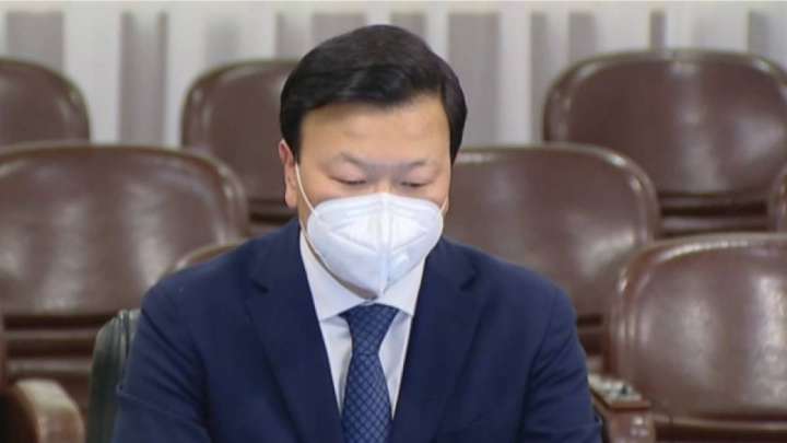 Цой коронавируспен емес, журналистермен күреспек пе?