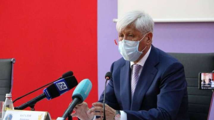 Коронавирустан аман қалған А.Баталов індеттің неден өршіп жатқанын түсініпті