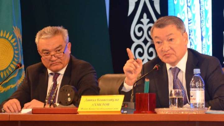 Ахметовтің Сәлімовке көңілі толмай жүр