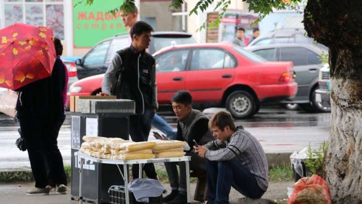 "Қазақтар одан әрі кедей әрі сауатсыз болады"