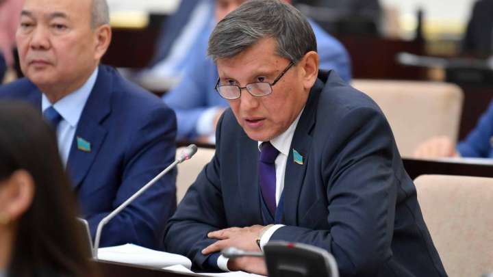 Сенатор педофилдерді ату керек деп мәлімдеді