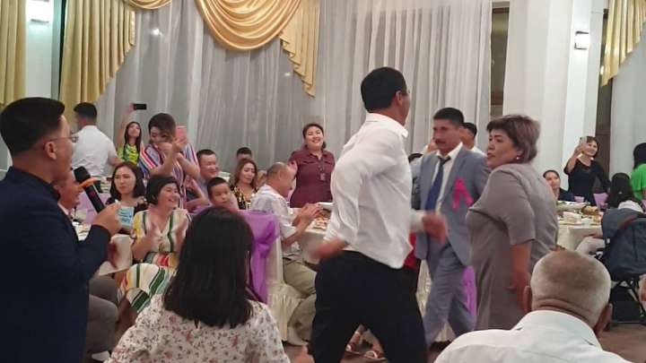 Қостанайдағы карантин: Ресторан ашық, сауна істейді, той өтіп жатыр