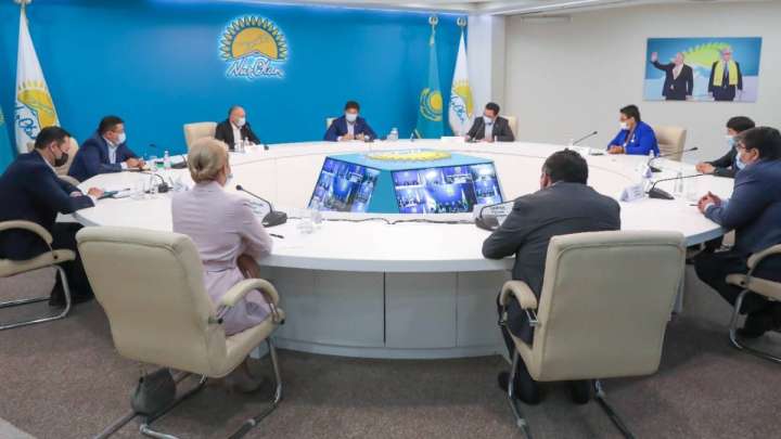 Бауыржан Байбек «Nur Otan» Жақтастарының лигасымен кездесті