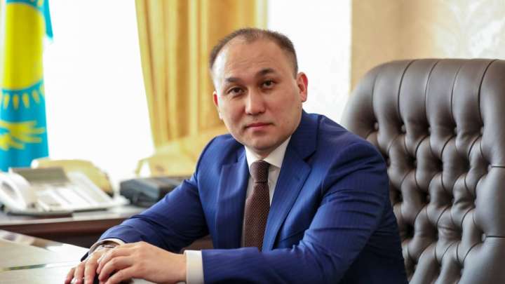 «Қазақ әдебиеті» оқулықтары туралы