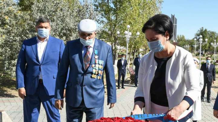 Әкім Әбдіқалықова Олжас Сүлейменовті мақтады