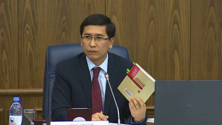 Педагог мәртебесі: Аймағамбетов кітапханашыларды ұмытып кеткен бе?