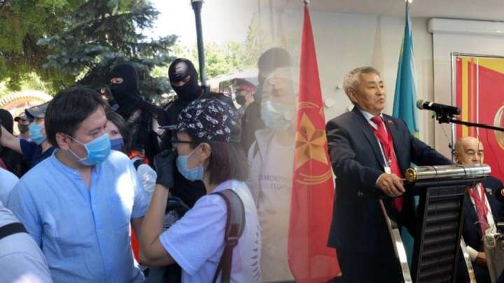 Коммунистер Мамайдың әнін сала бастады