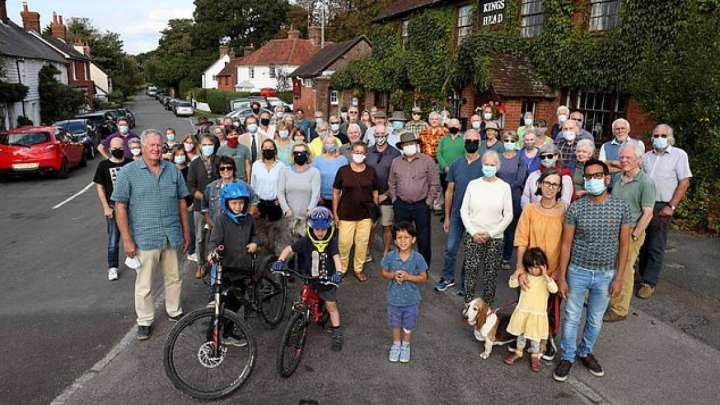 Қазақ олигархы британдық ауылдың мазасын алып жатыр