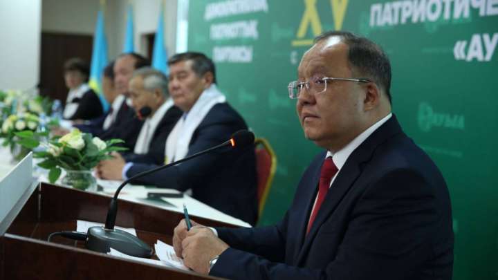 "Ауыл" саяси партиялардың рөлін талқылады