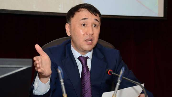 Әкім Мұхамбетов қанша айлық алатынын айтты
