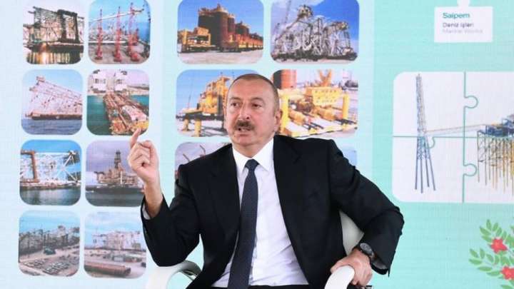 Ильхам Әлиев комендант сағатын енгізді