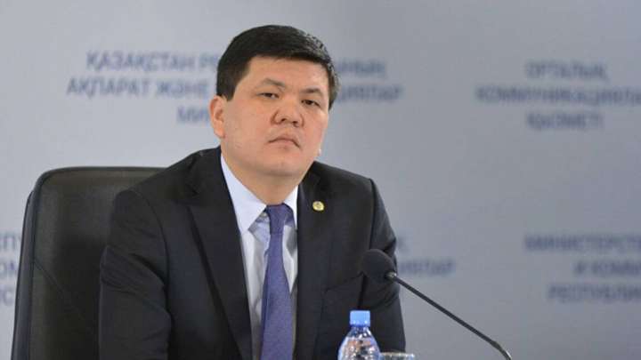 Тараздық шенеунік алған сыйлығына клип түсірді. Әдеп кеңесі аң-таң (видео)