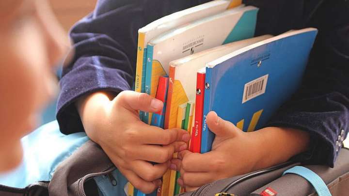 4 млрд бөлінсе де ақтөбелік оқушылар компьютерсіз отыр