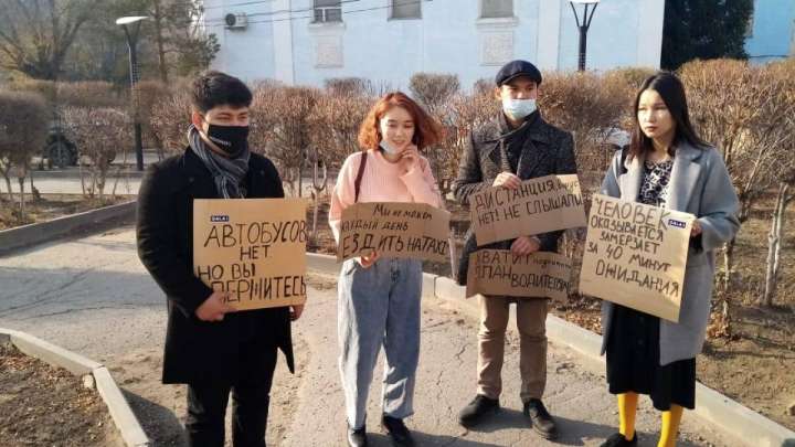 Әкім Шахаровтың шаруасын жастар істеп жүр