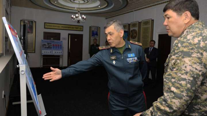 Ермекбаев қанша сарбаздың ковидпен ауырғанын білмейді