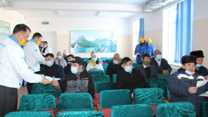 Қазығұртта кандидат қаптап жүр