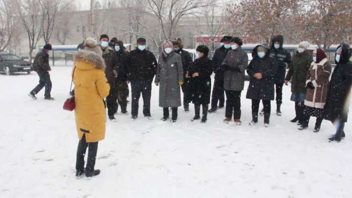 Кішкентай Қазақстан: Мектеп директорына қарсы митинг