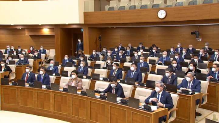 Депутаттар мәжіліс төрағасын сайлады