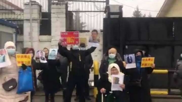 "Баламды көріп өлсем арманым жоқ": Алматыда тағы да наразылық акциясы өтті