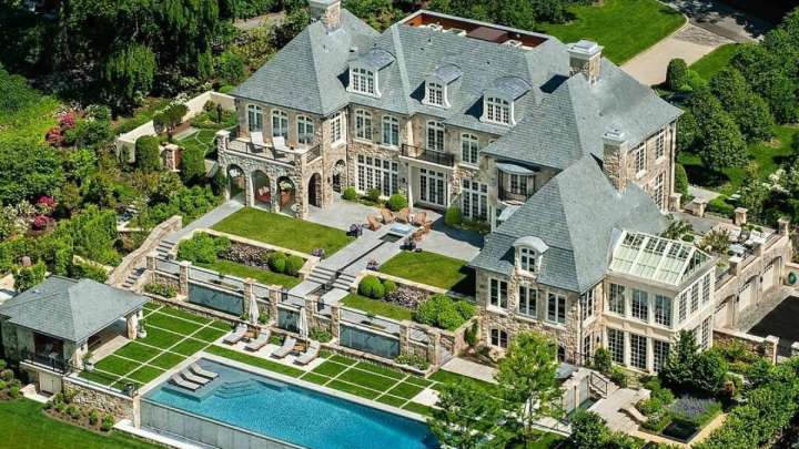 "Еуропада дүние-мүлкі бар қазақтарға санкция салынуы мүмкін"