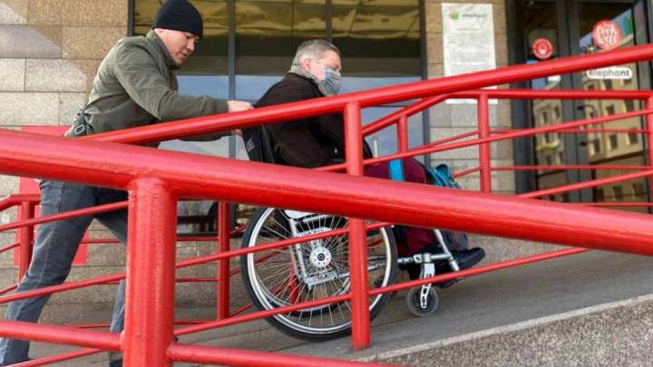 Шамаң келсе, шығып көр немесе Алматы пандустарының машақаты