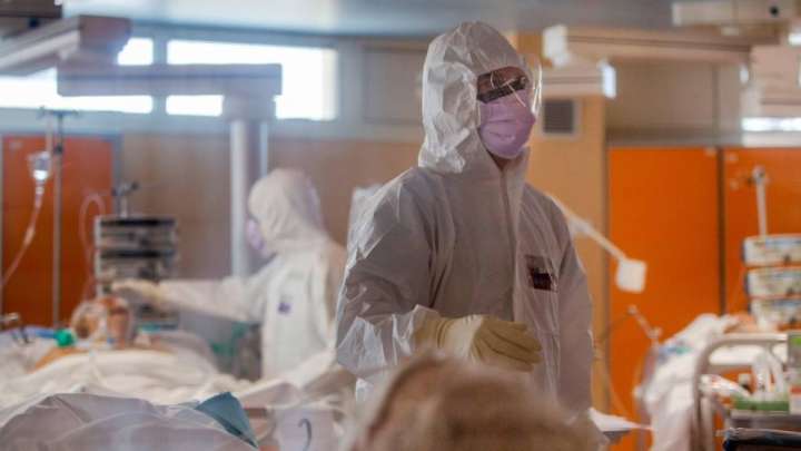 "Қызыл аймақтағы" Алматы: "70 науқасқа 1 дәрігер. Барлығы шаршаған"