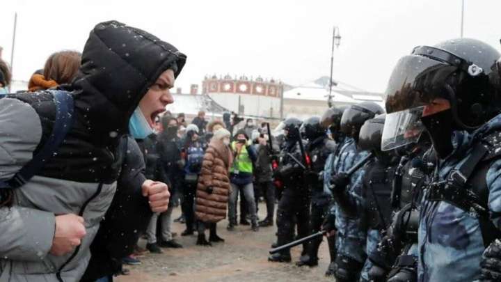 Ресейде Навальныйдың жақтастарын жаппай ұстап жатыр