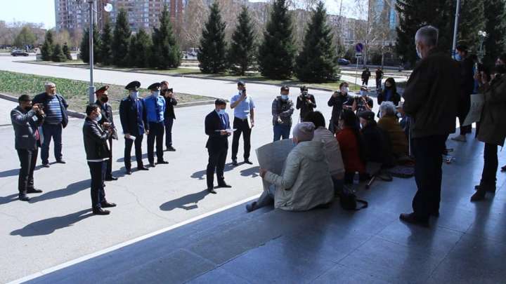 Даниал Ахметов, шық!