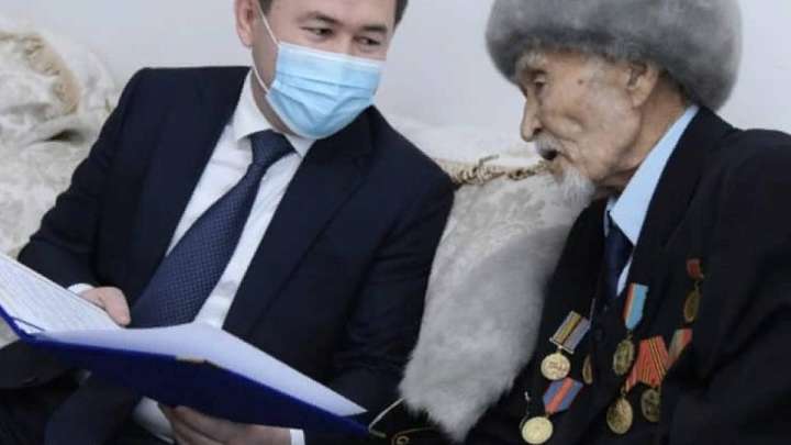 Шымкентте ардагерлерге 1 миллион теңгеден берілді  