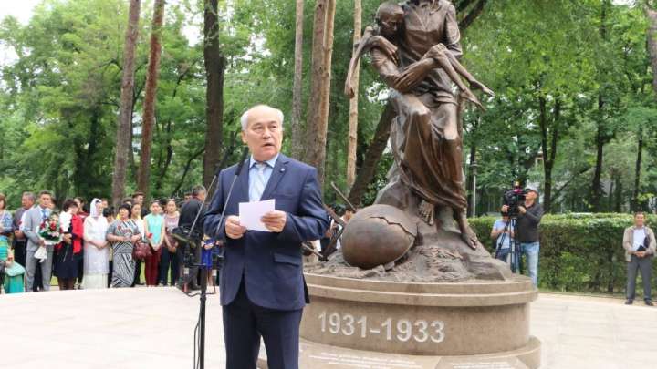 Хангелді Әбжанов: Қазақстанда қуғын-сүргін ғылыми зерттеу институтын ашу керек