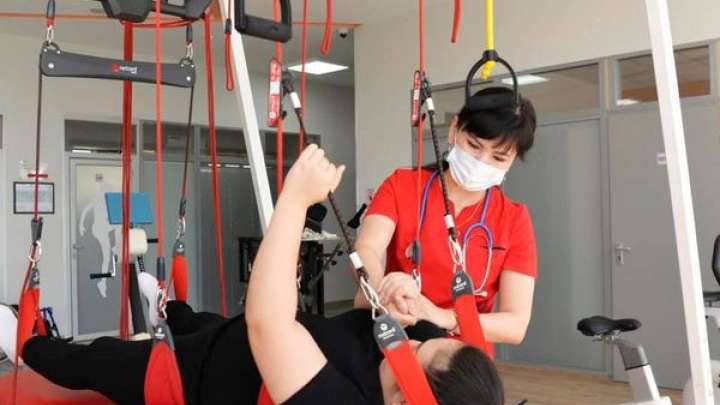 ВРАЧ, ОКАЗЫВАЮЩИЙ ЛЕЧЕНИЕ 7 ТЫСЯЧАМ ПАЦИЕНТОВ В ГОД