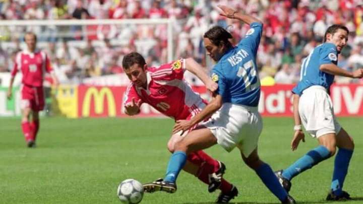 Алғашқы матчта кім жеңеді?