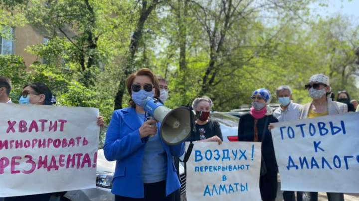 «Өлсем де, үйімді бұзғызбаймын»: Алматыдағы реновация жайлы