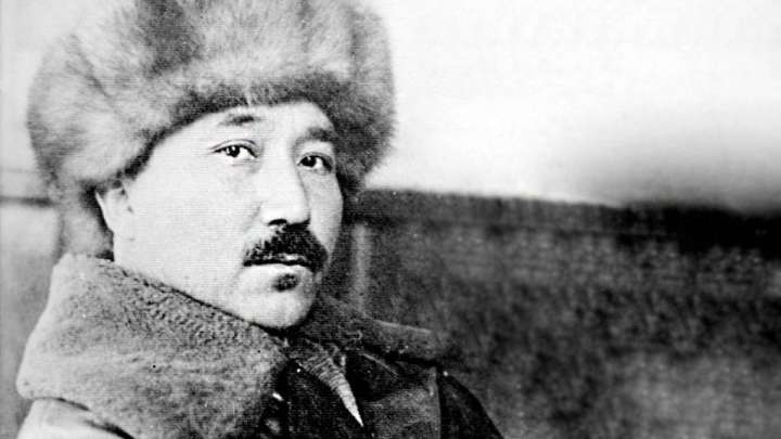 Сәкен ғашық болған қыздар