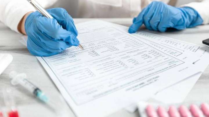 ПТР анықтама мен вакцина паспортын қолдан жасағаны үшін 11 млн теңгеге дейін айыппұл салынады