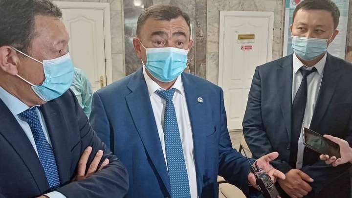 Даниал Ахметовтің тапсырмасымен! «Вакцинацияға келмесе, дәрігер үйіне іздеп барсын»