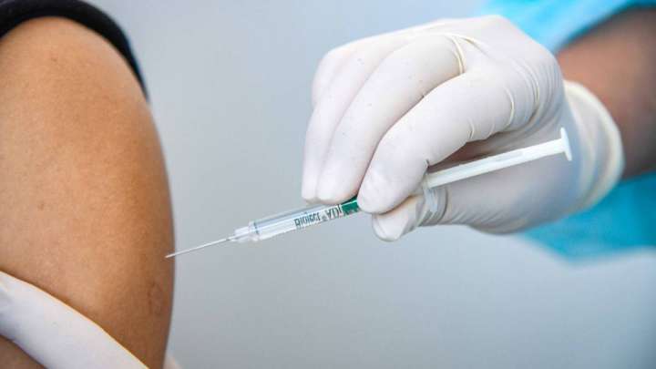 Көпбалалы аналар: Індетті жеңу үшін вакцина салдыру керек