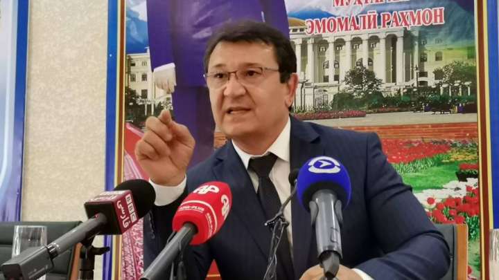 Президенттің інілері министрді соққыға жыққан