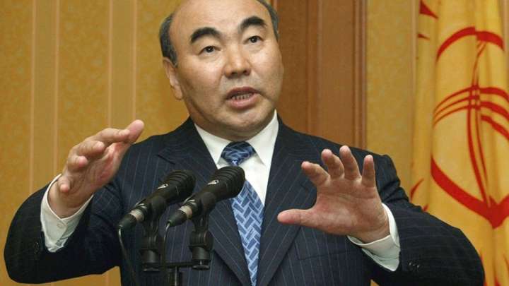 БАҚ: Асқар Ақаев Бішкекке оралды